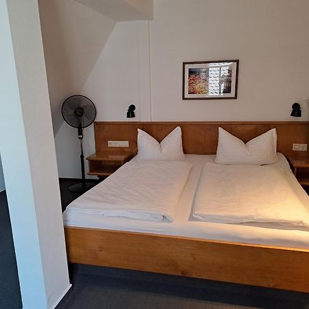 Stadthotel Waldhorn Kirchheim unter Teck Bagian luar foto