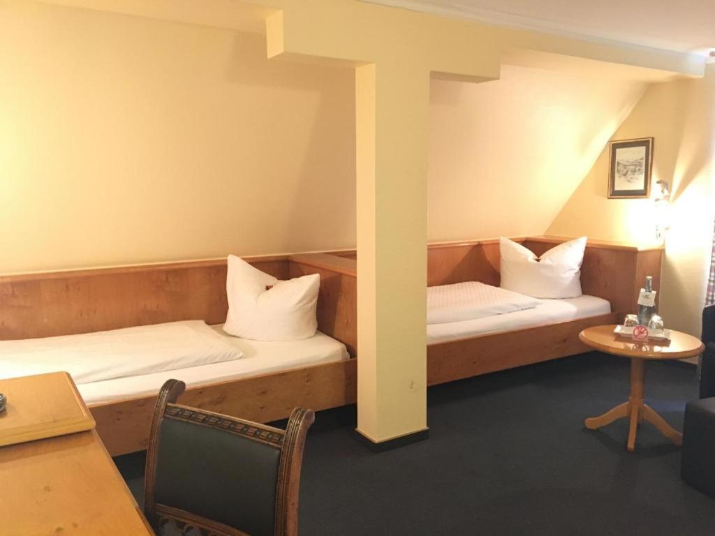 Stadthotel Waldhorn Kirchheim unter Teck Bagian luar foto