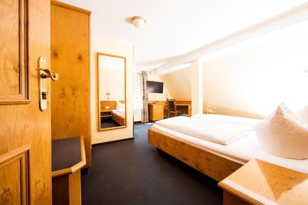 Stadthotel Waldhorn Kirchheim unter Teck Bagian luar foto