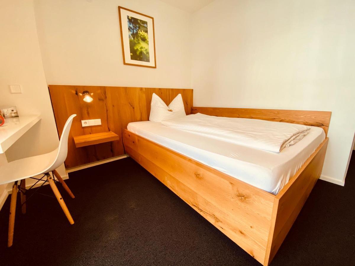 Stadthotel Waldhorn Kirchheim unter Teck Bagian luar foto