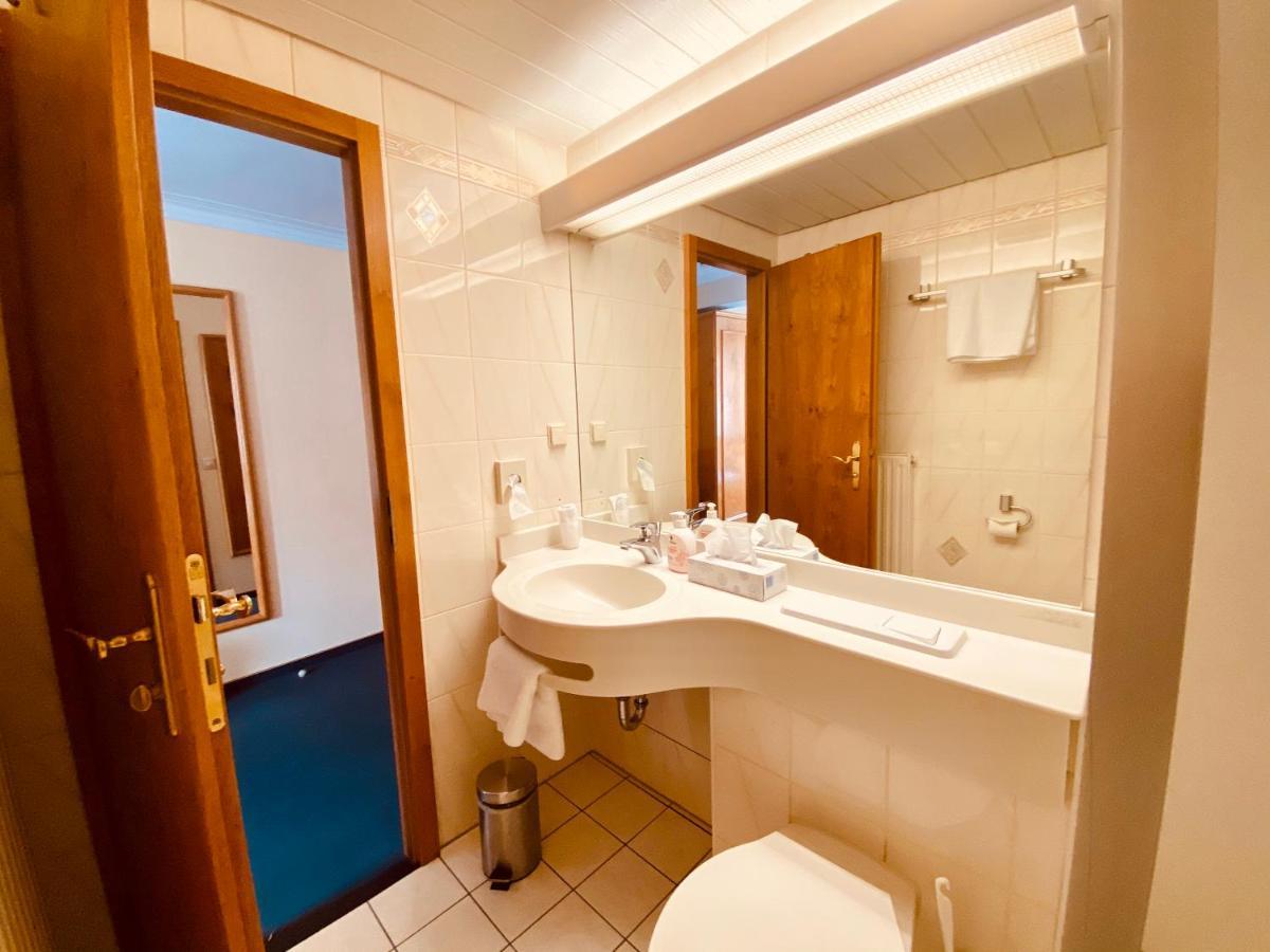 Stadthotel Waldhorn Kirchheim unter Teck Bagian luar foto